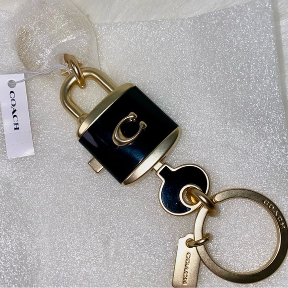 Coach Lock And Key Bag Charm Key Ring New - Picture 2 of 4